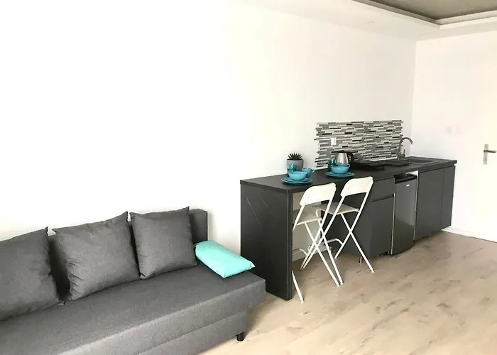 Blomma 3* نيخوجة