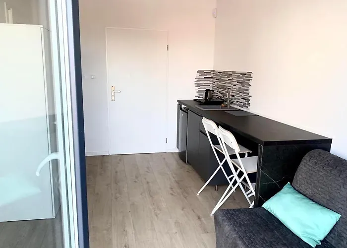 Blomma 3* نيخوجة